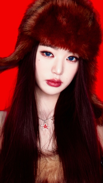Jang Wonyoung, Blue eyes