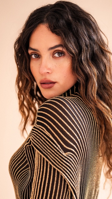 Adria Arjona
