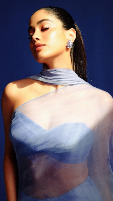 Janhvi Kapoor saree wallpaper