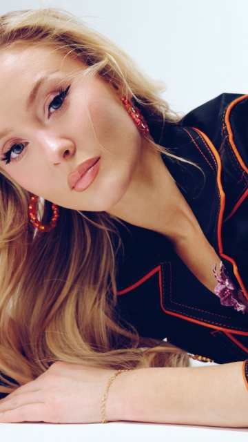 Zara Larsson wallpaper