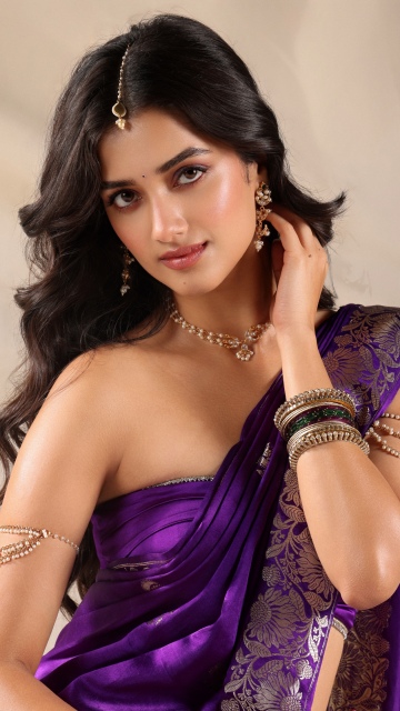 Bhagyashri Borse, Traditional