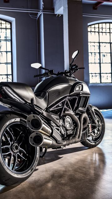 Ducati Diavel Carbon, Cruiser motorcycle