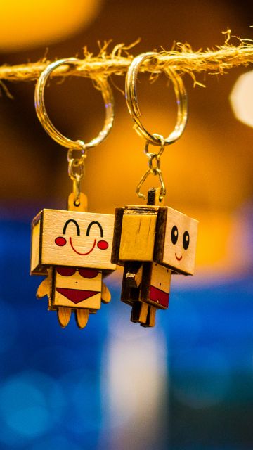 Box Man couple key chain, Cute couple, Hanging, Bokeh Background